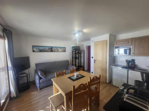 Appartement cosy avec terrasse ensoleillée, au pied des pistes de Montgenèvre, tout équipé - FR-1-266-219